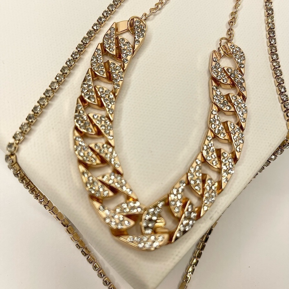 Butterfly Chain Necklace Set - Picture 3 of 3